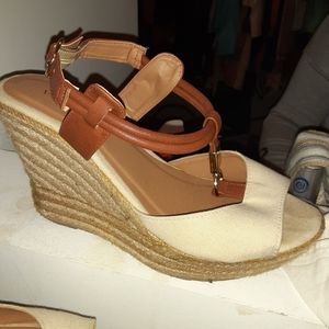 Venus wedge sandle